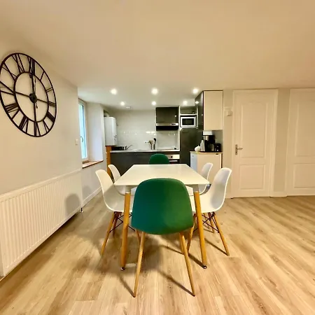 La Roche Du Rain, Bel & Centre-ville جوراردُميه